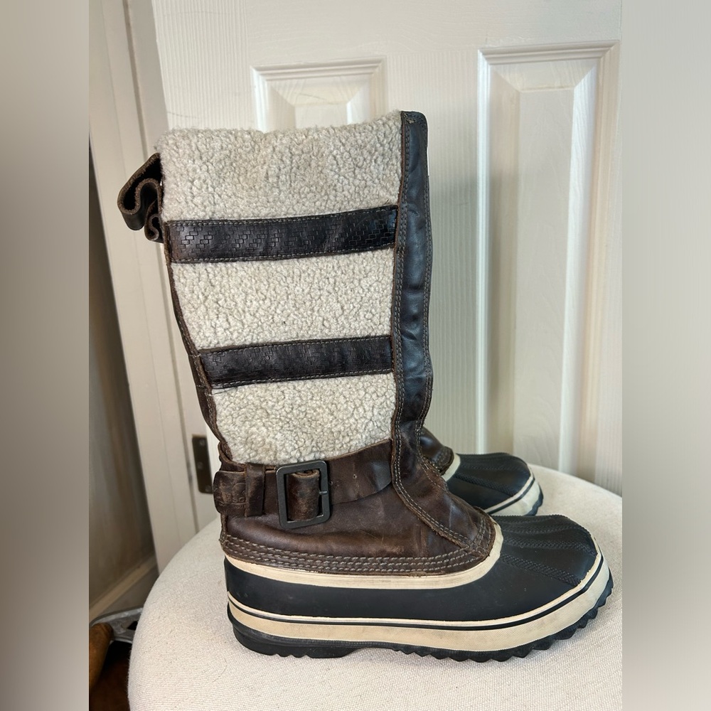 Sorel 'Helen of Tundra" Leather Rubber Faux Fur Sherpa Warm Winter Snow Boots 7